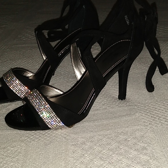 Heels  brand new , without tags - Picture 2 of 6